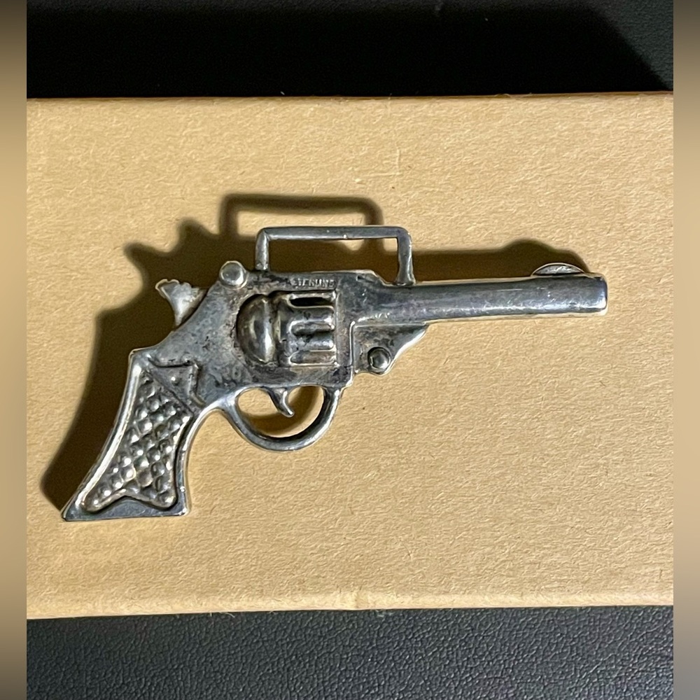 Antique collectible Gentleman’s item
Stamped Sterling Silver Watch Fob Revolver